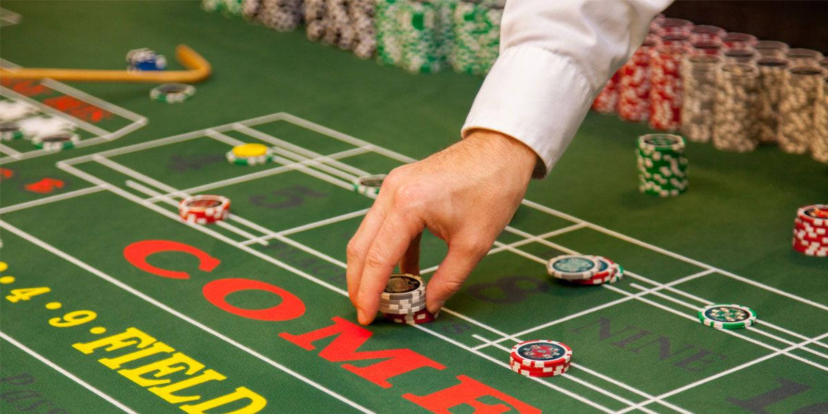 casino dealer school cost